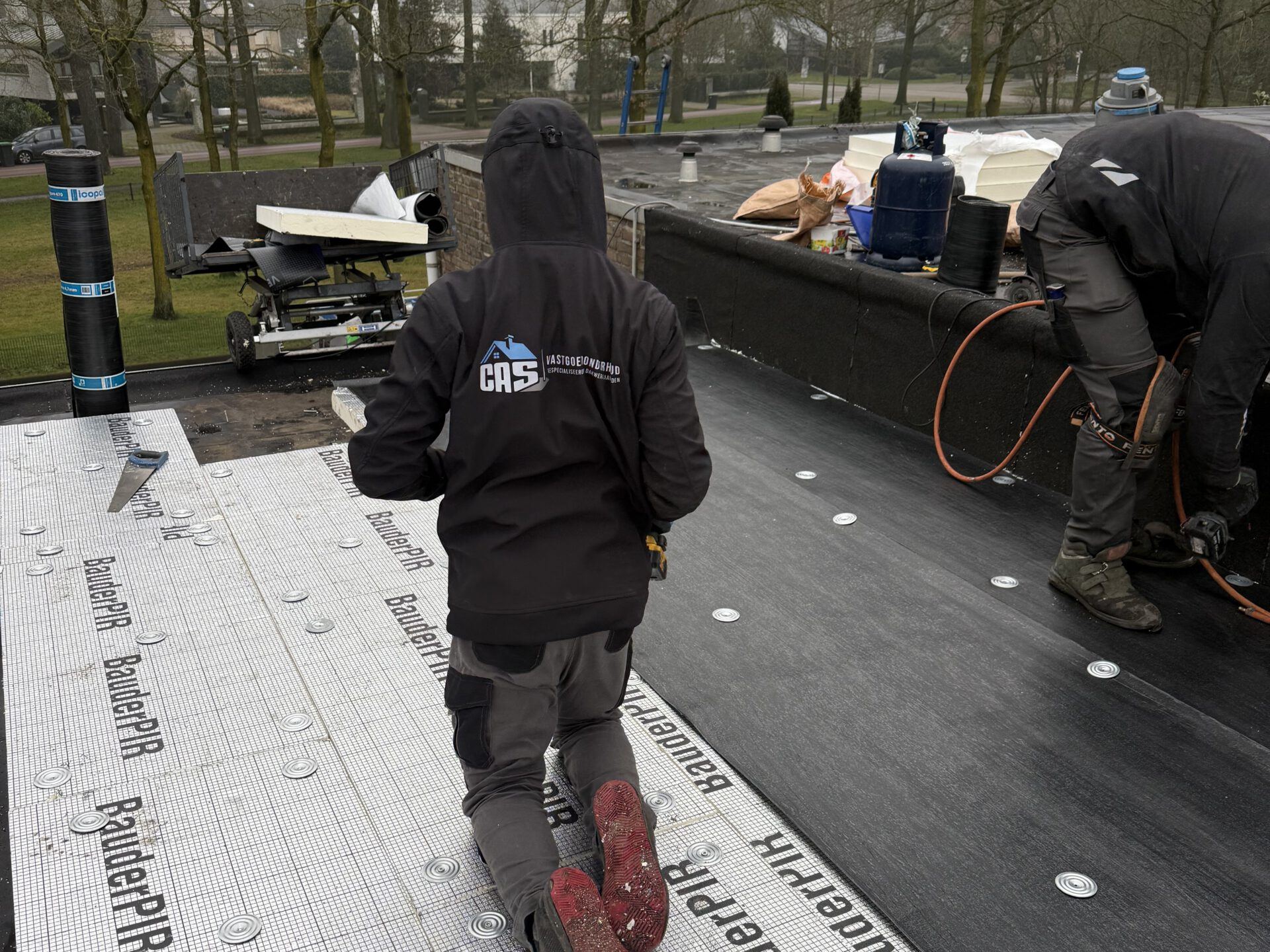 Dakisolatie door dakdekkers in Tiel